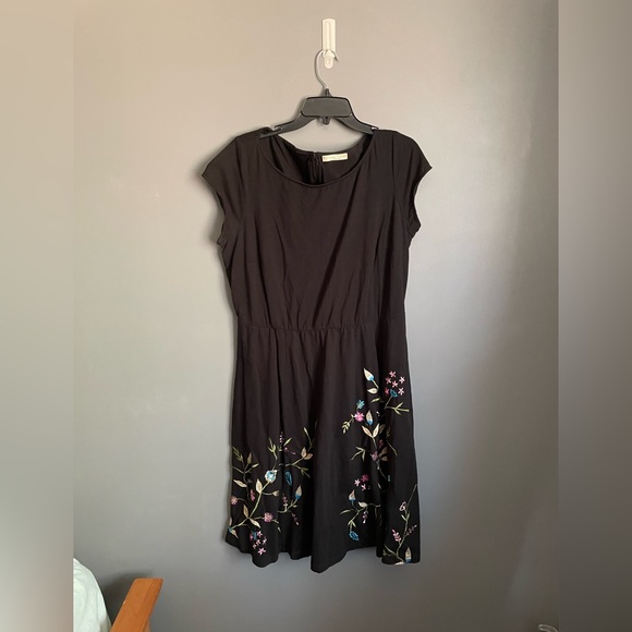 eshakti Dresses & Skirts - Wayward Fancies Eshakti Floral Embroidered Midi Dress Size 1X